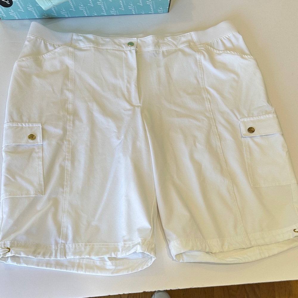 Chicos zenergy White Cargo Shorts for Women